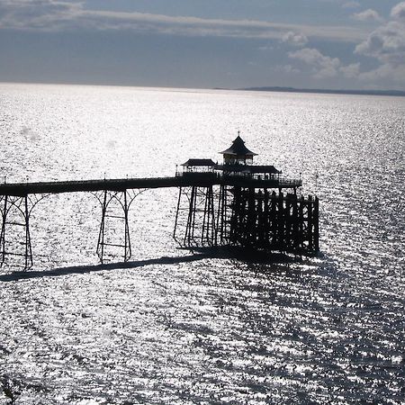 The Highcliffe Hotel Clevedon Rum bild