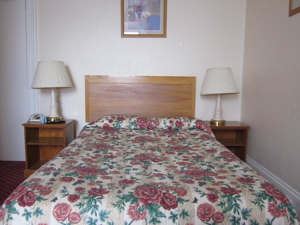 The Highcliffe Hotel Clevedon Rum bild