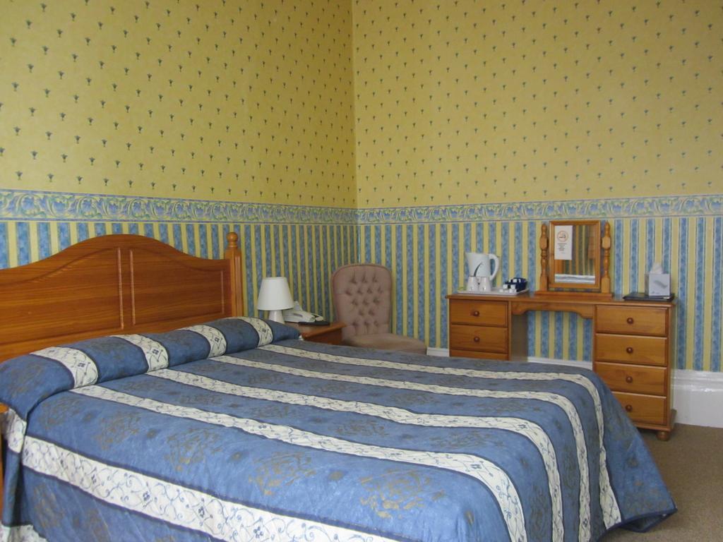 The Highcliffe Hotel Clevedon Rum bild