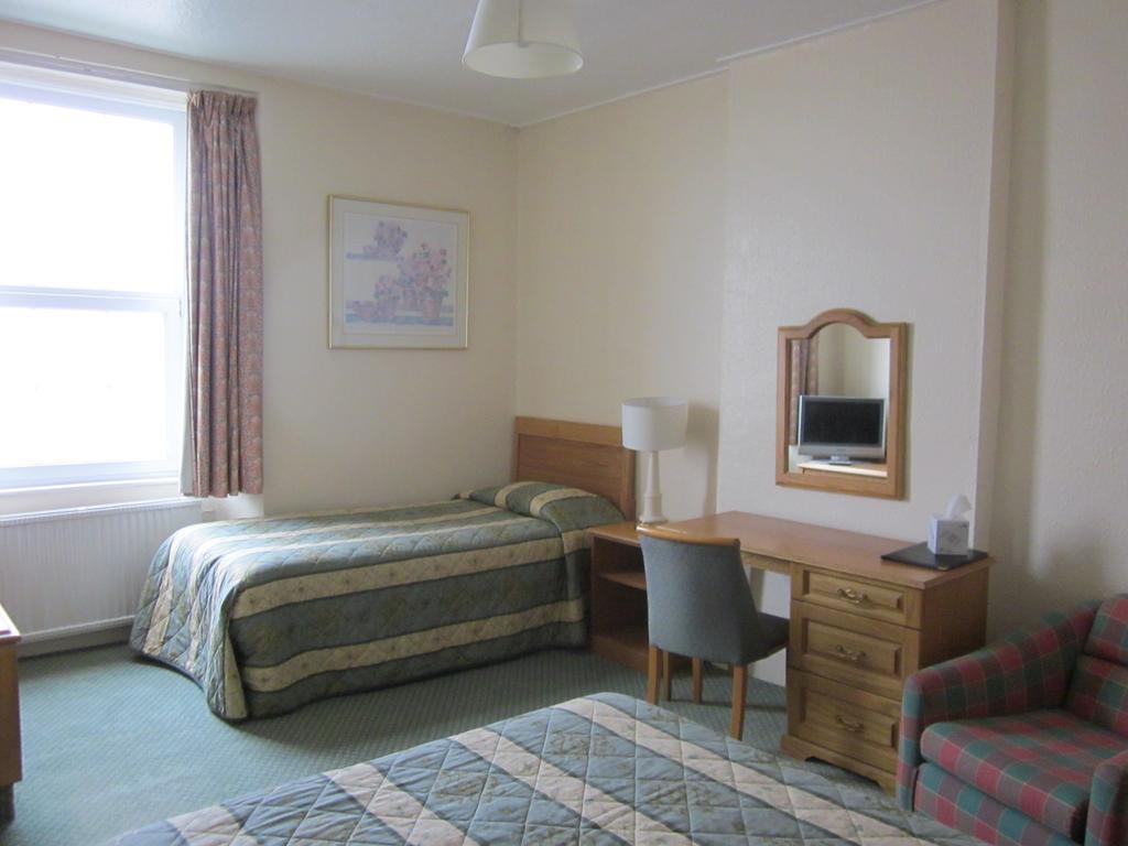 The Highcliffe Hotel Clevedon Rum bild